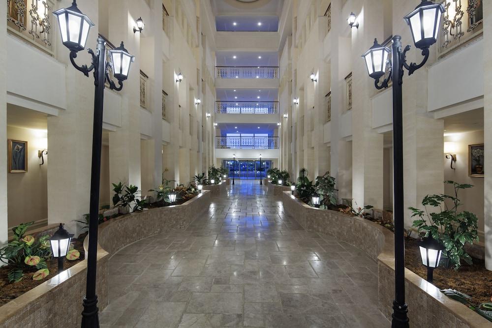 סייד Alba Queen Hotel מראה חיצוני תמונה